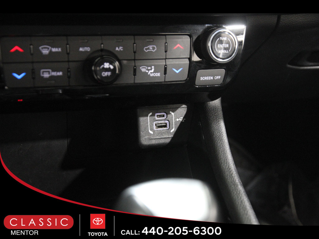 Used 2022 Jeep Compass Trailhawk w/ Trailhawk Convenience Group AWD/4WD image 12