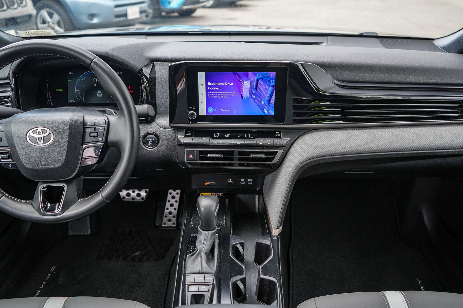 Used 2025 Toyota Camry SE AWD/4WD image 13