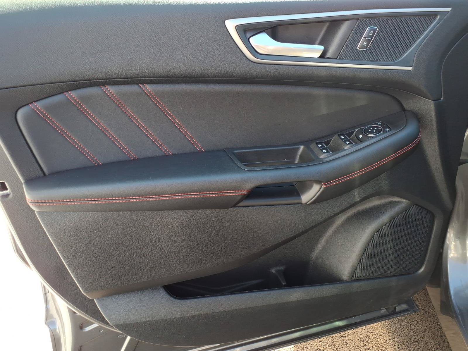 Certified 2024 Ford Edge ST-Line AWD/4WD image 13