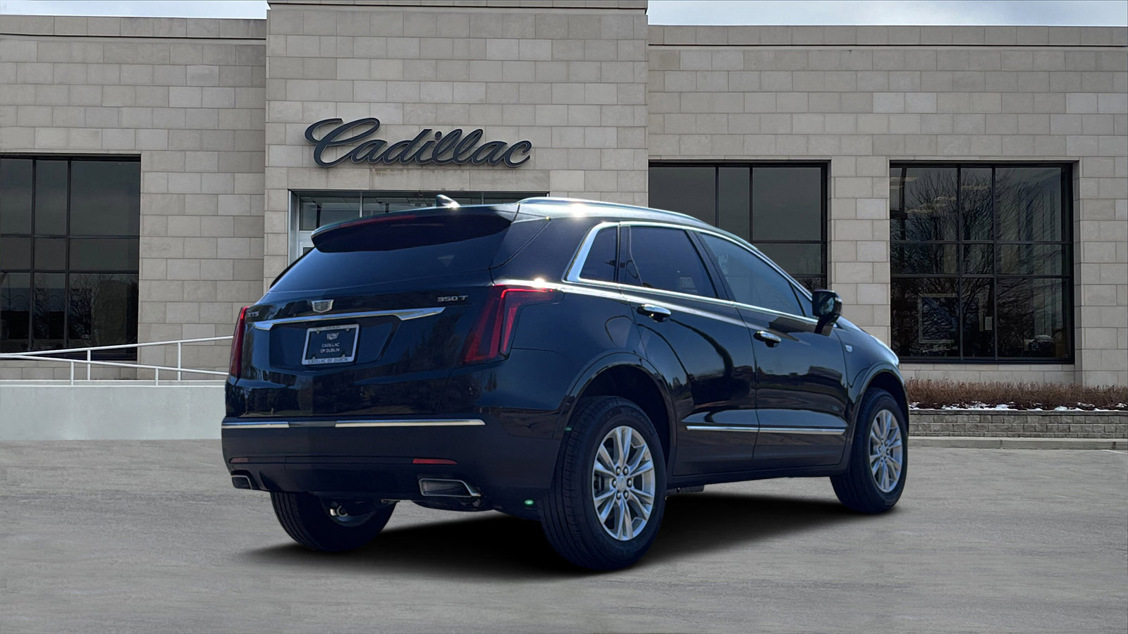 New 2025 Cadillac XT5 Luxury image 3