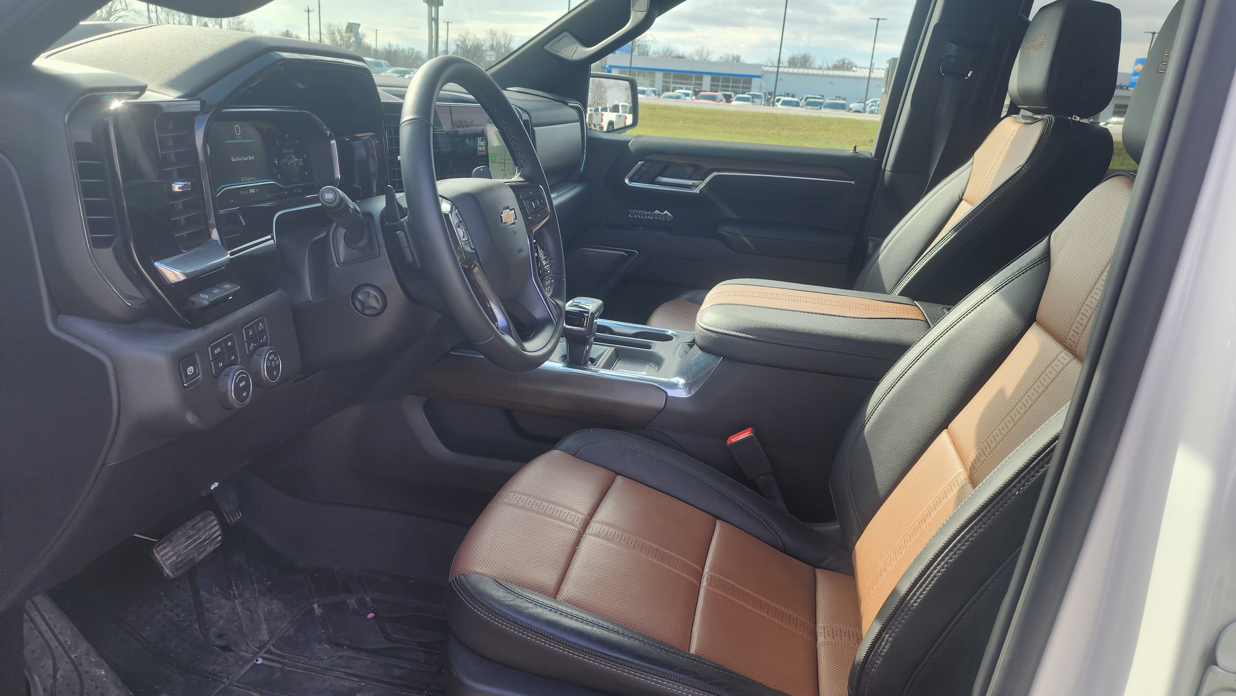 Used 2025 Chevrolet Silverado 1500 High Country image 11