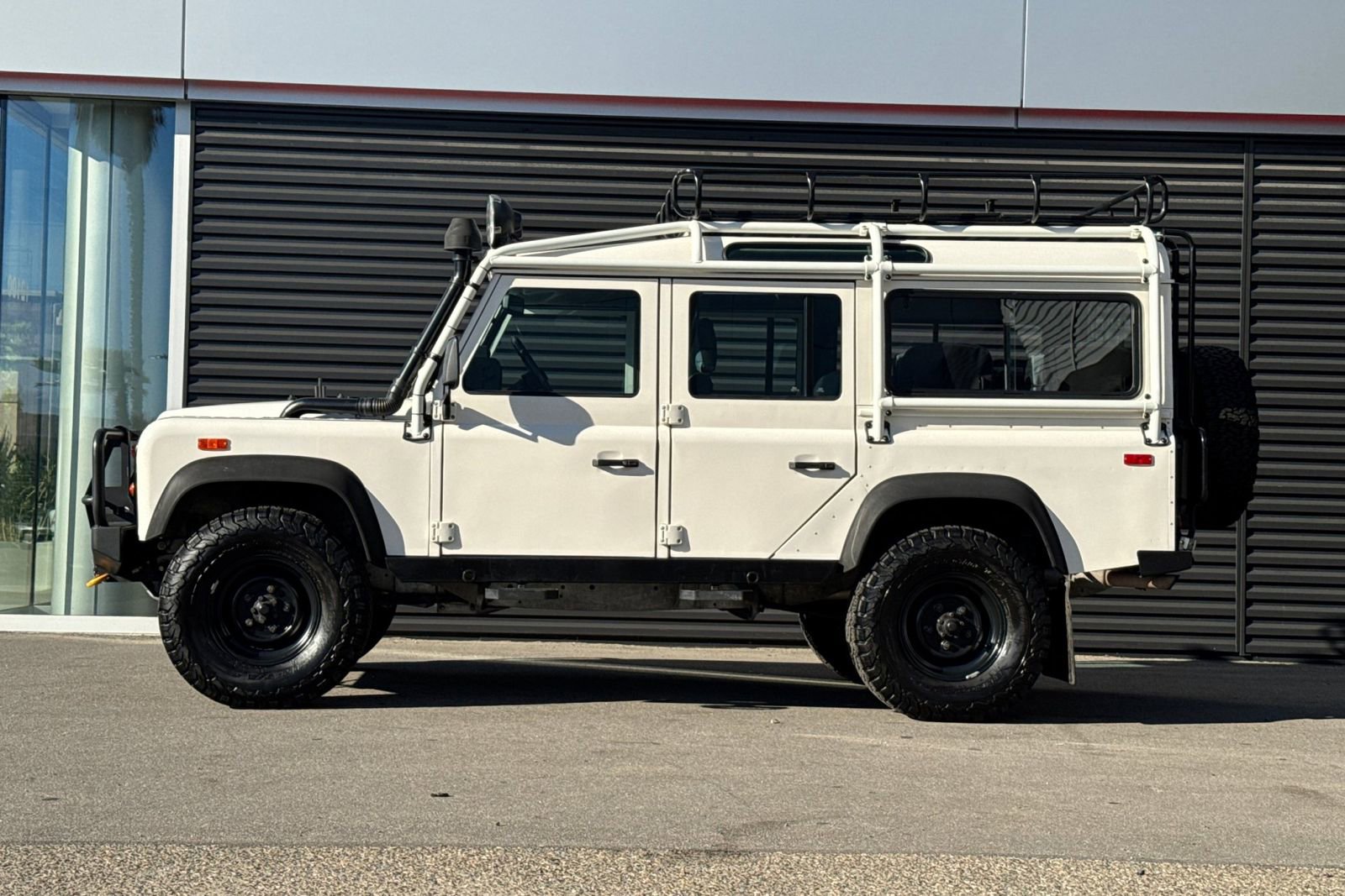 Used 1993 Land Rover Defender 110 image 2