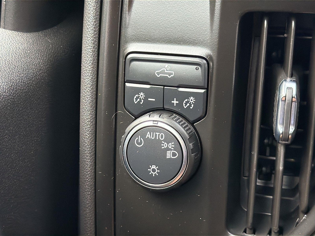 Used 2025 Chevrolet Silverado 1500 W/T RWD image 16