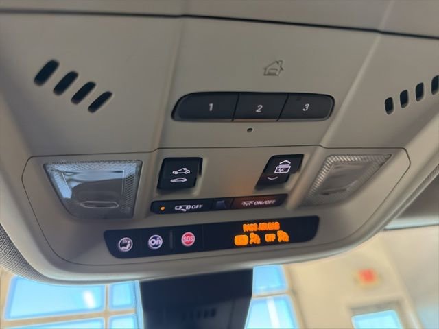 Used 2023 GMC Terrain Denali image 12