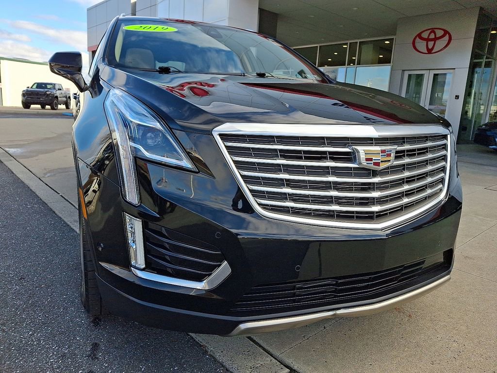 Used 2019 Cadillac XT5 Platinum AWD/4WD image 2