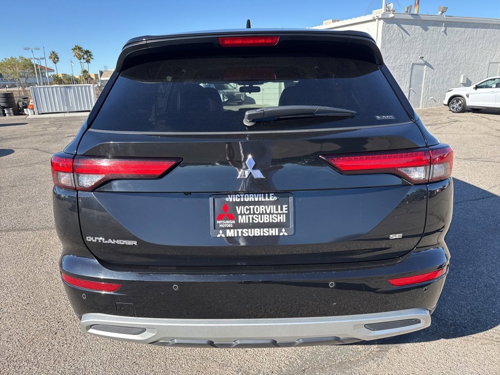 Used 2024 Mitsubishi Outlander SE image 6