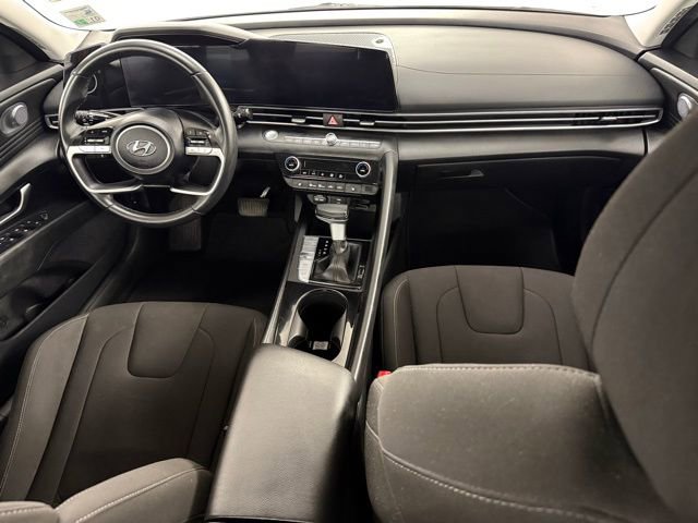 Used 2023 Hyundai Elantra SEL w/ Convenience Package image 14