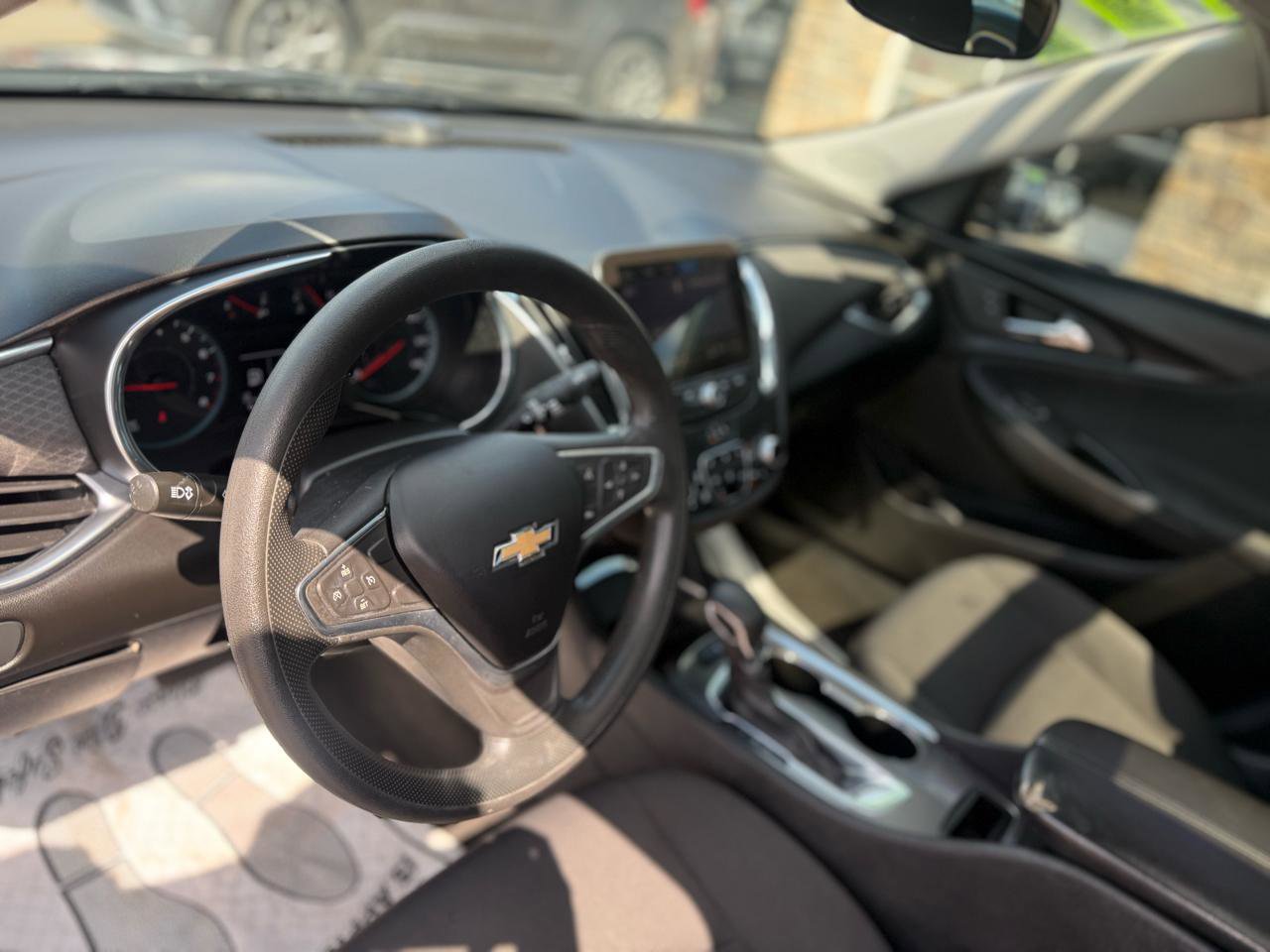 Used 2021 Chevrolet Malibu LT FWD image 13