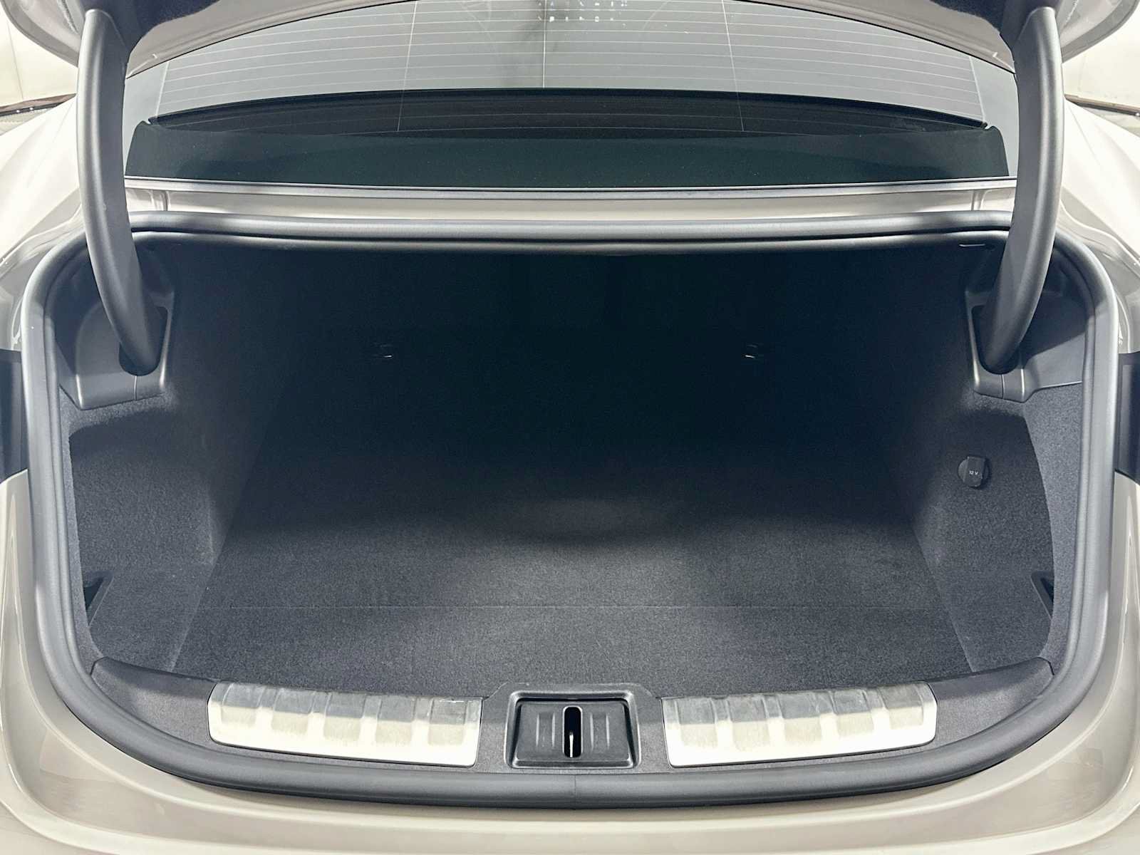 Certified 2025 Porsche Taycan RWD image 25