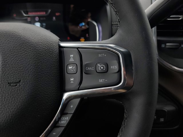 New 2026 RAM 3500 Laramie AWD/4WD image 27