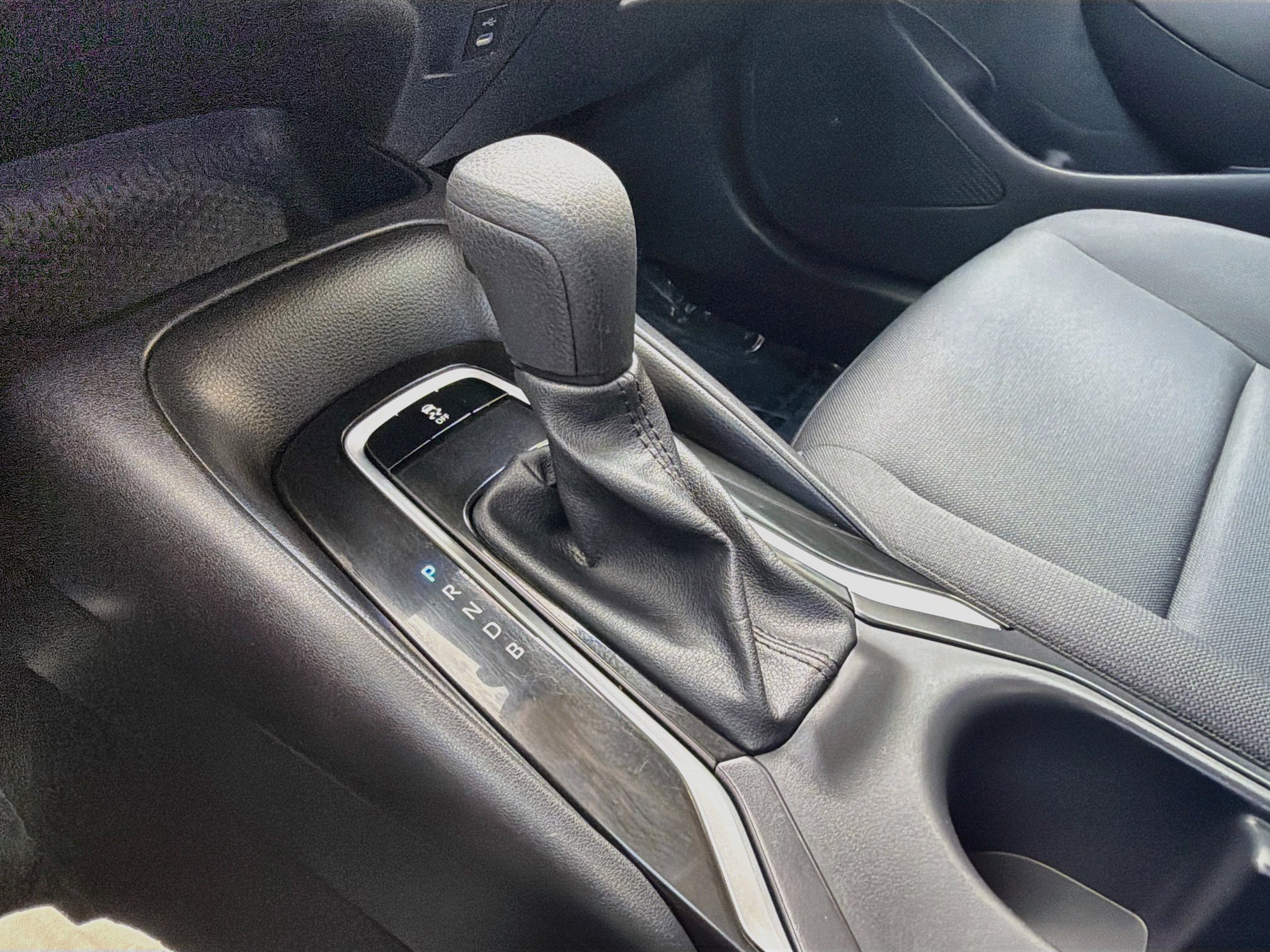 Used 2025 Toyota Corolla LE FWD image 24
