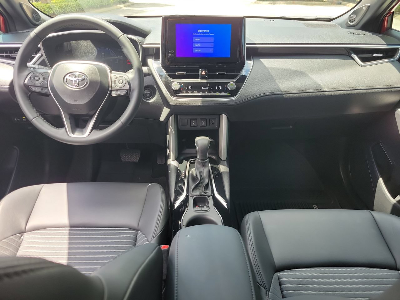 Used 2025 Toyota Corolla Cross AWD Hybrid w/ Convenience Package image 13