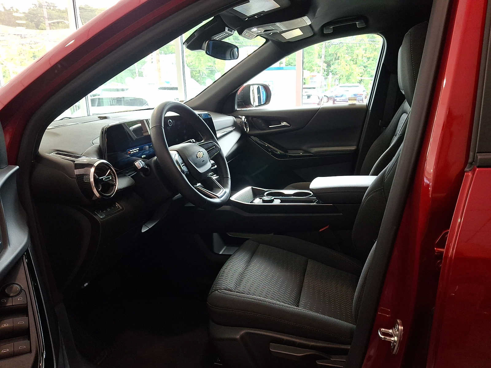 Used 2026 Chevrolet Equinox LT AWD/4WD image 13