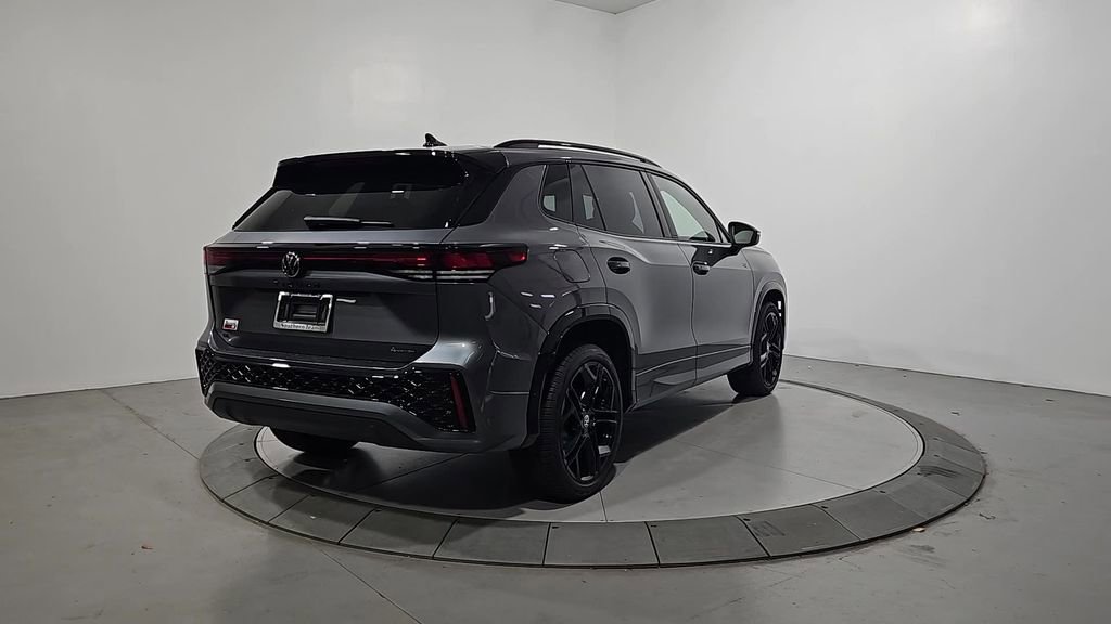 New 2026 Volkswagen Tiguan SE R-Line image 5