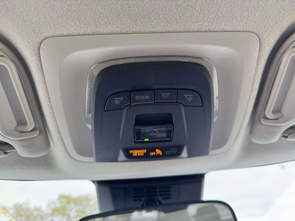 Used 2023 Toyota Corolla LE FWD image 33