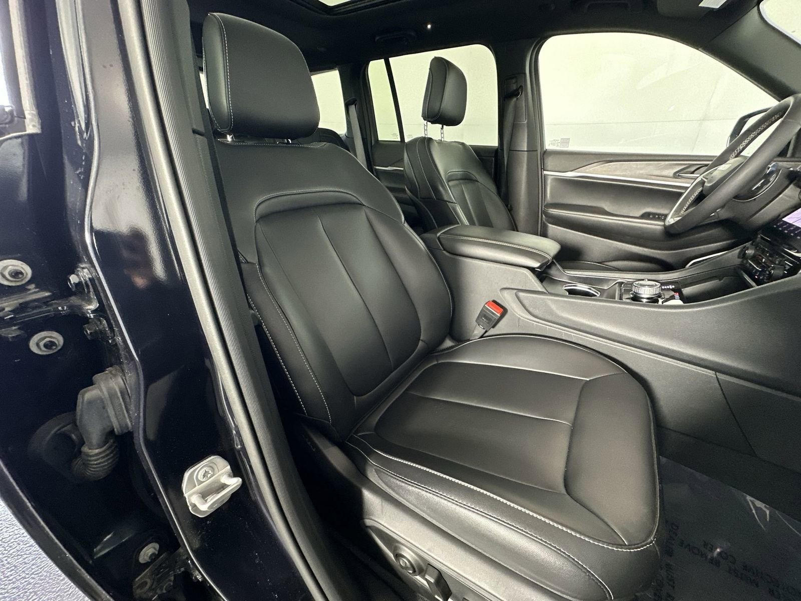 Used 2024 Jeep Grand Cherokee Limited 4xe image 27