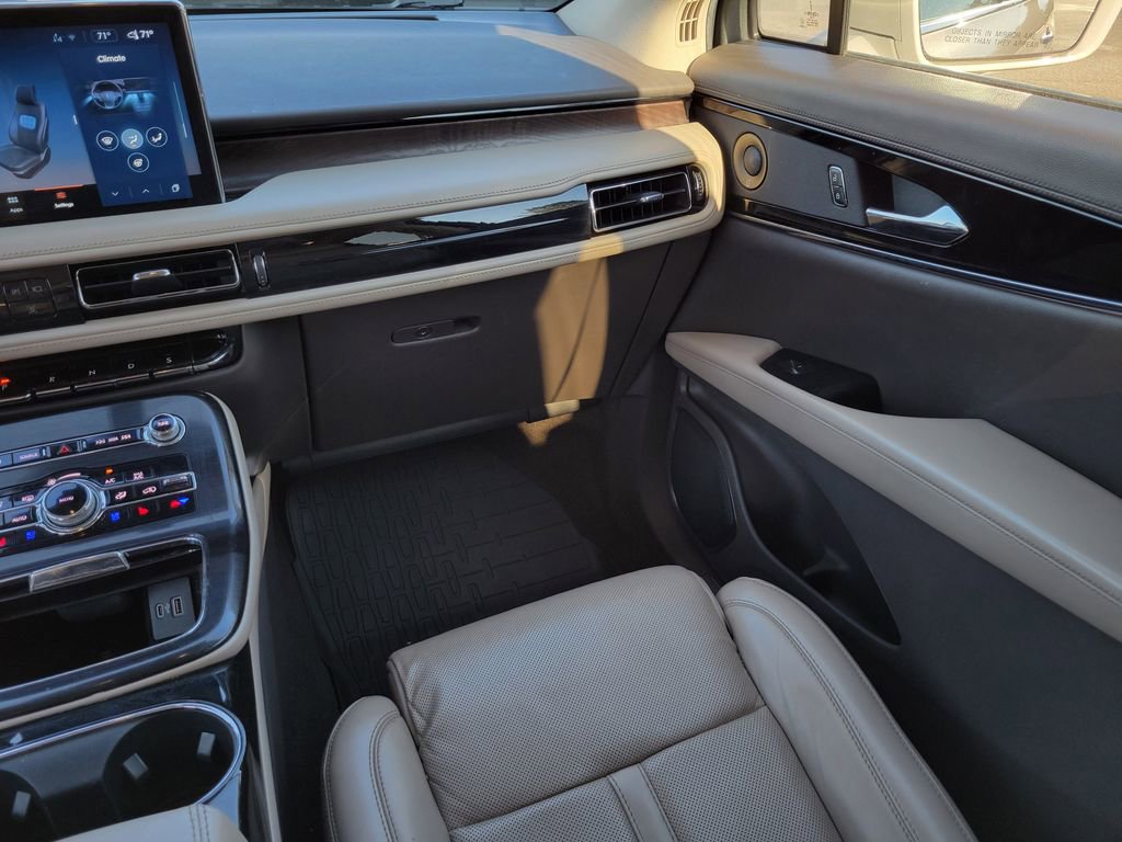 Used 2021 Lincoln Nautilus Reserve w/ Equipment Group 201A image 21