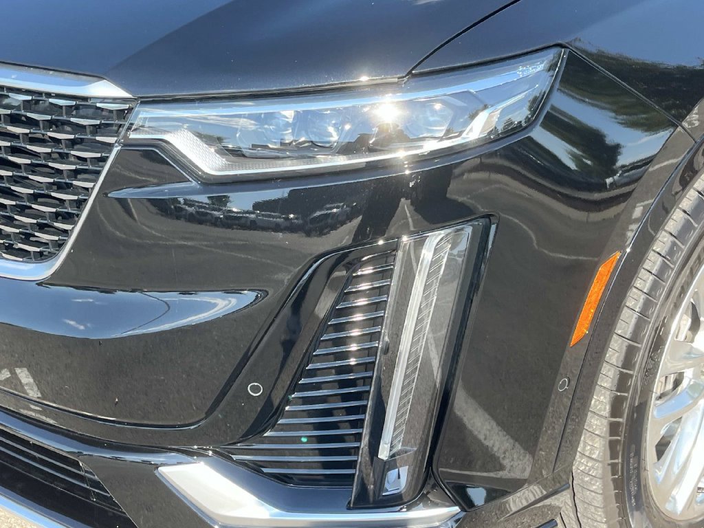 Used 2025 Cadillac XT6 Premium Luxury w/ Platinum Package FWD image 10