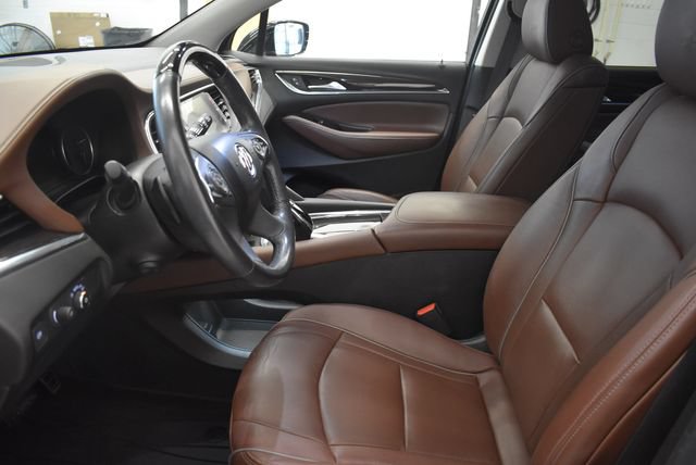 Used 2020 Buick Enclave Avenir w/ Avenir Technology Package AWD/4WD image 22