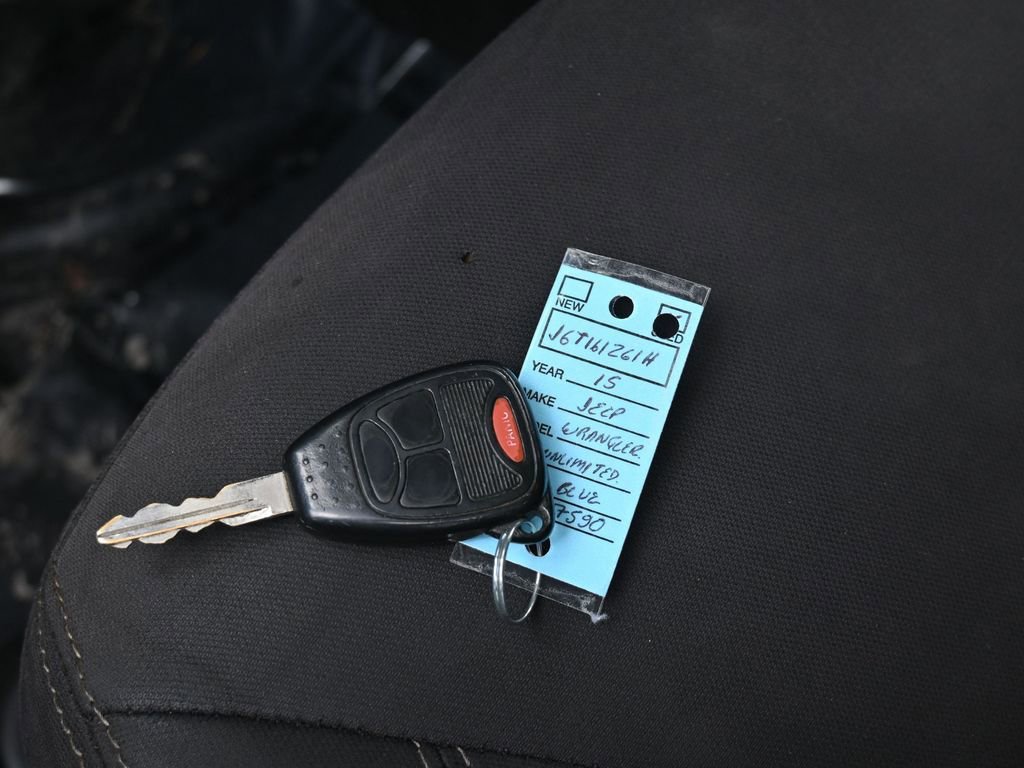 Used 2015 Jeep Wrangler Unlimited Sahara w/ Dual Top Group image 16