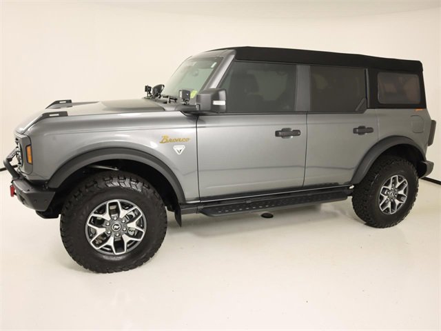 Used 2024 Ford Bronco Badlands image 2