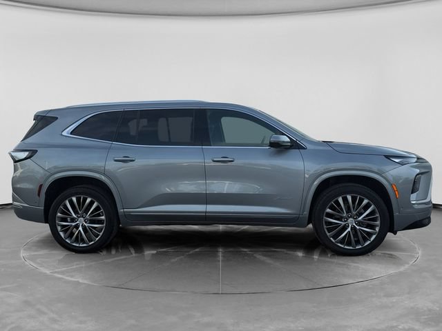 Used 2025 Buick Enclave Avenir w/ Super Cruise Package AWD/4WD image 2