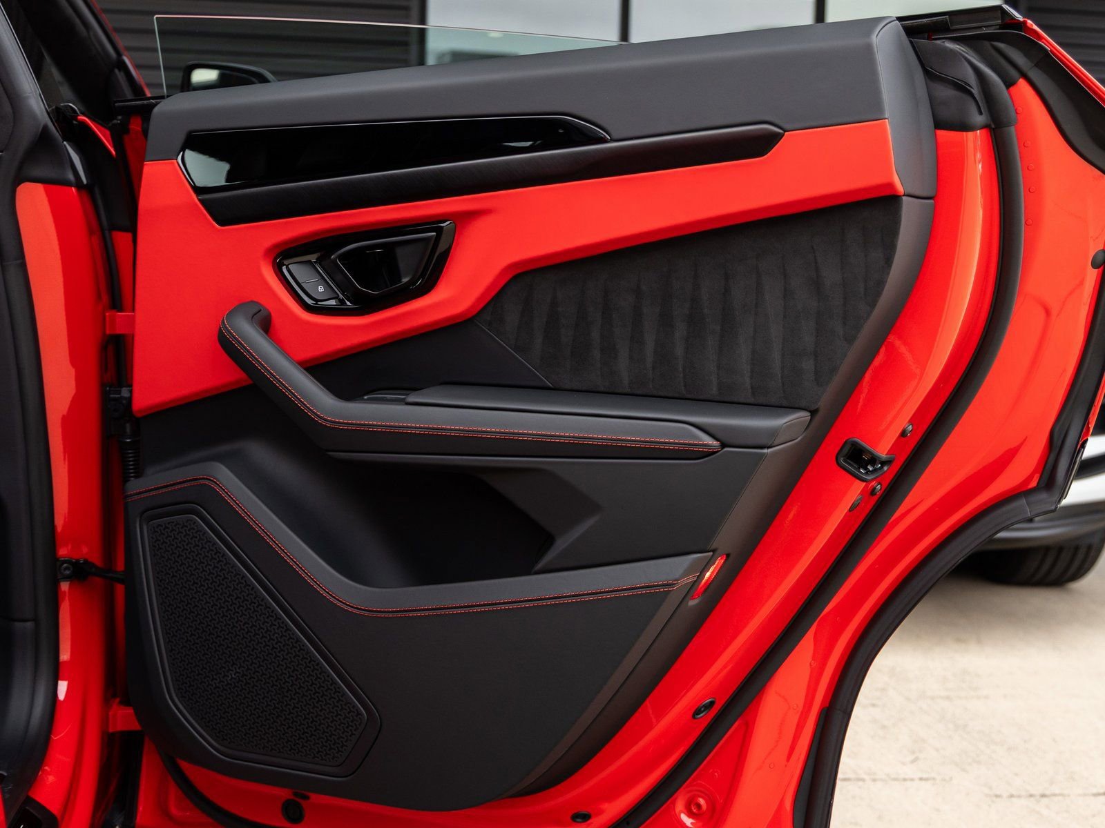 Used 2024 Lamborghini Urus S image 44