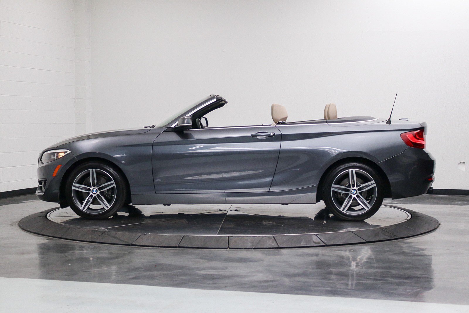 Used 2017 BMW 230i Convertible RWD image 21
