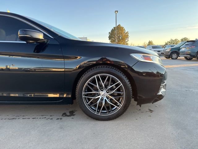 Used 2017 Honda Accord EX-L image 3
