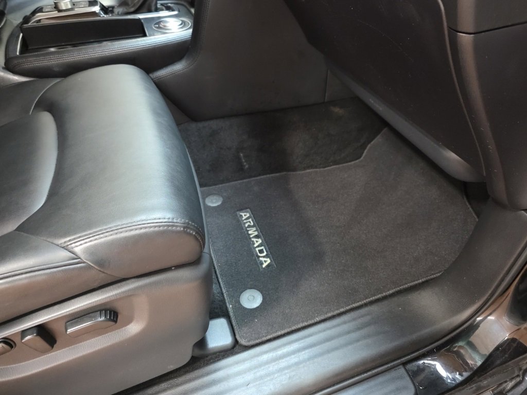 Used 2024 Nissan Armada SV image 11