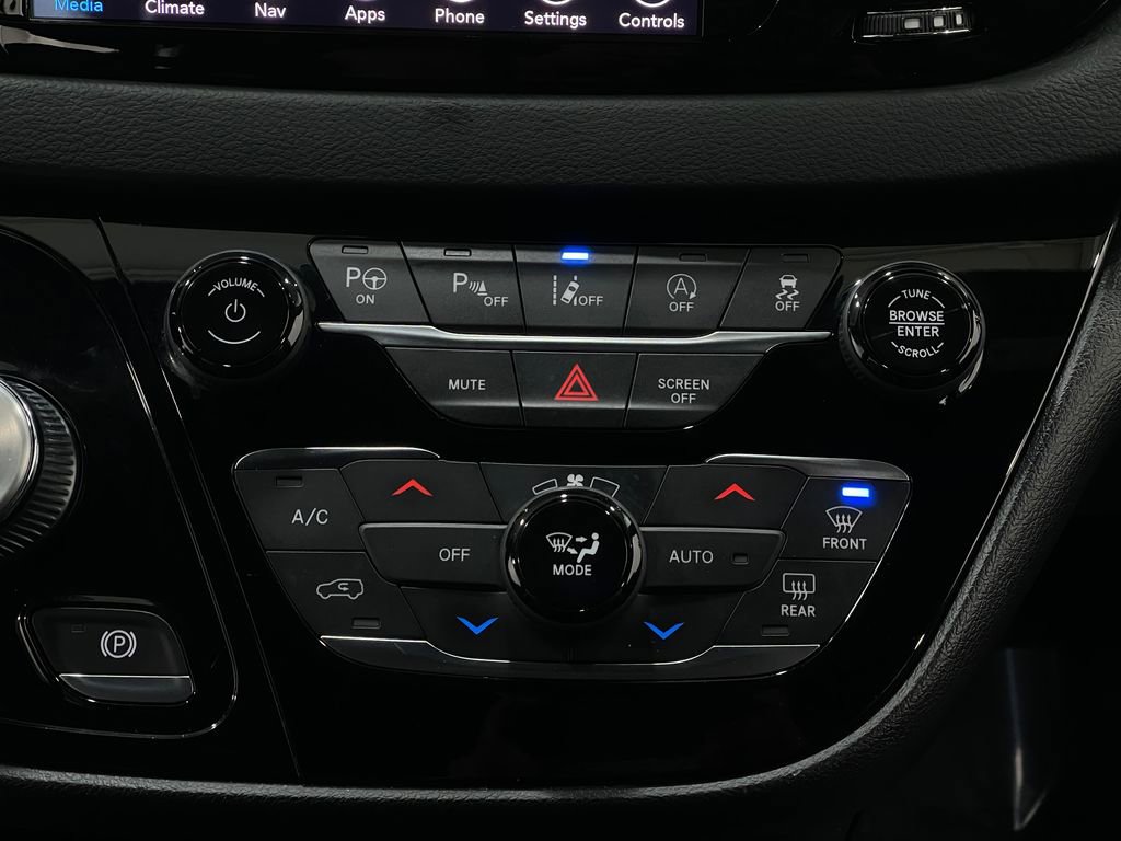 Used 2020 Chrysler Pacifica Touring-L w/ Advanced Safetytec Group image 25