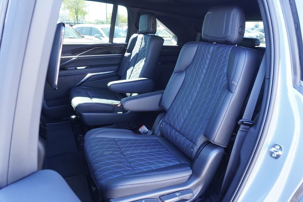 New 2026 Cadillac Escalade IQ Luxury 1 image 8