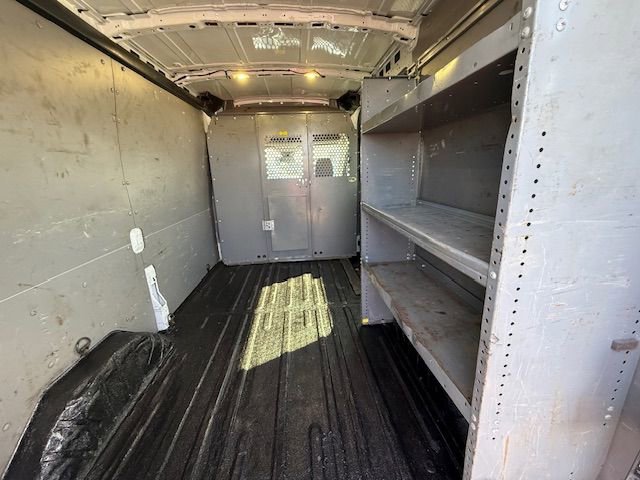 Used 2017 Ford Transit 350 Base image 30