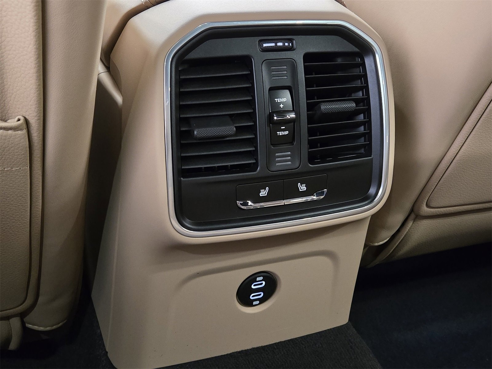 New 2025 Porsche Macan image 18