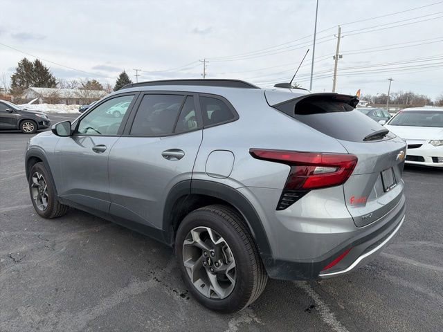 Used 2024 Chevrolet Trax LT image 5