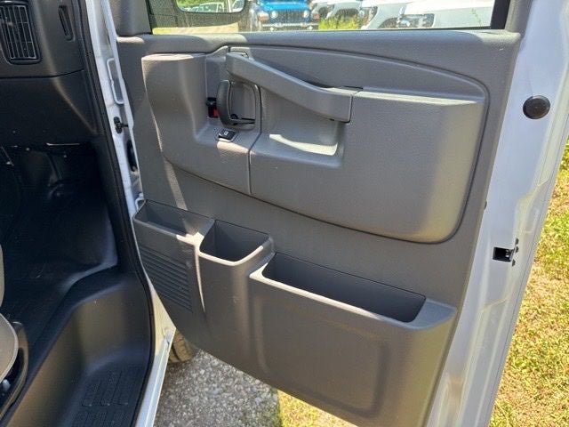 New 2026 GMC Savana 2500 w/ Driver Convenience Package RWD image 28