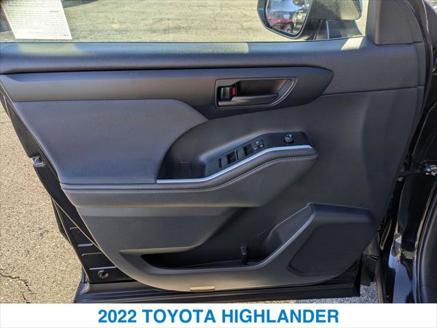 Used 2022 Toyota Highlander LE image 12