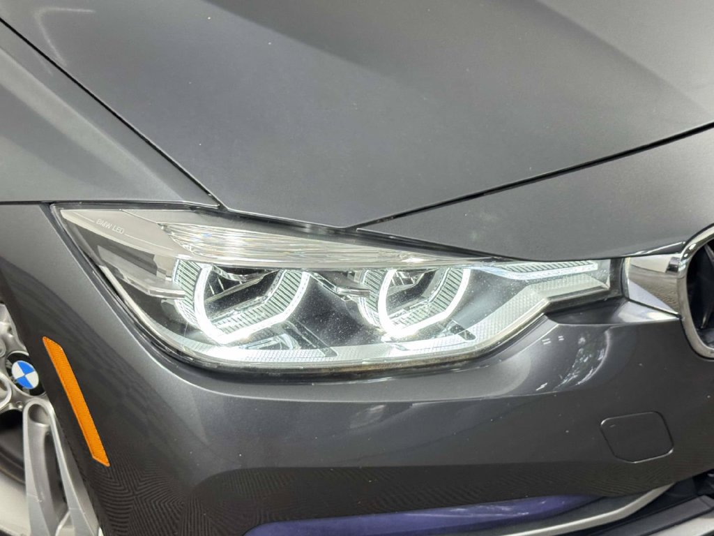 Used 2018 BMW 330i xDrive Sedan AWD/4WD image 15