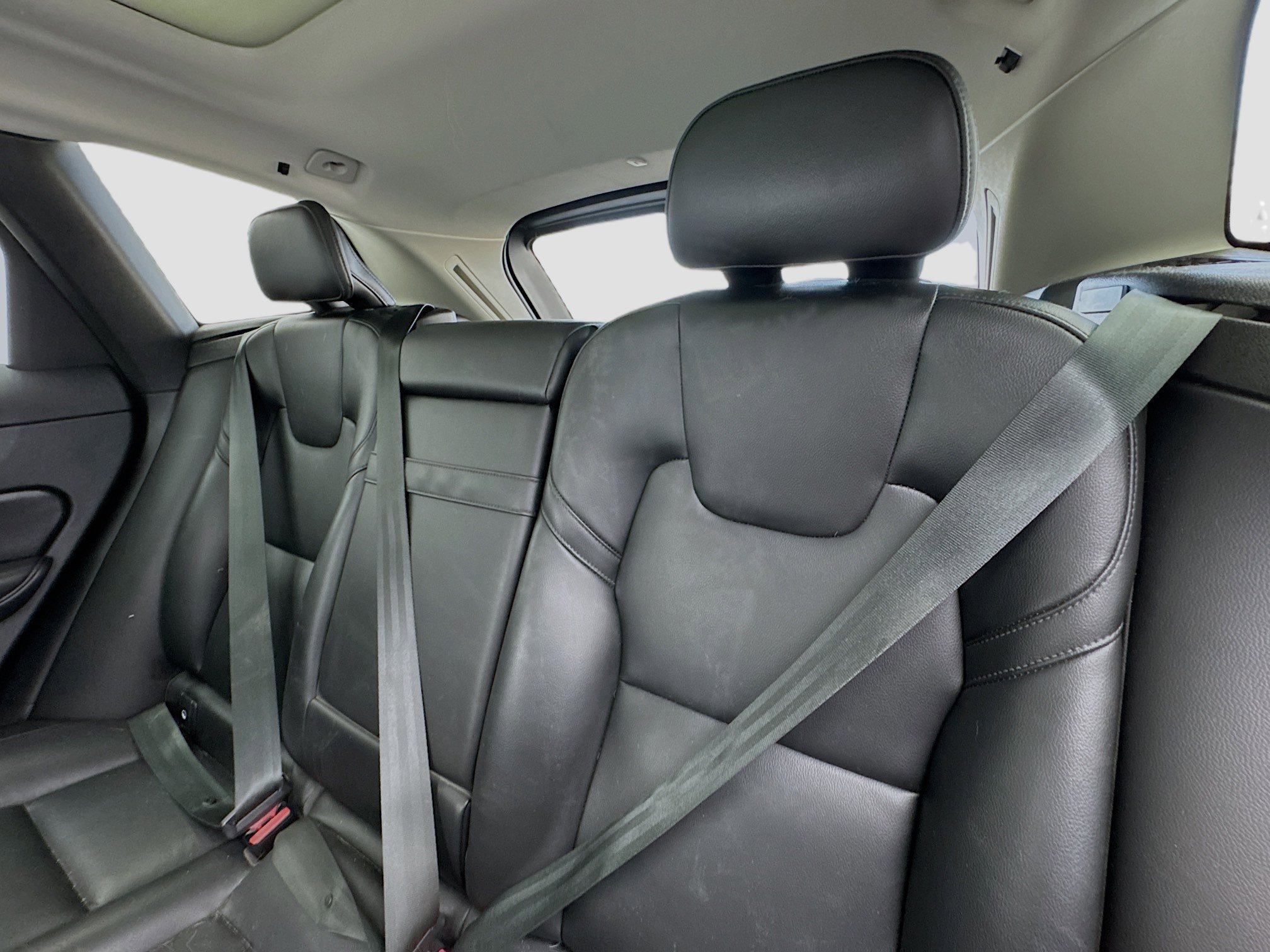 Used 2023 Volvo XC60 B5 Core w/ Climate Package image 16