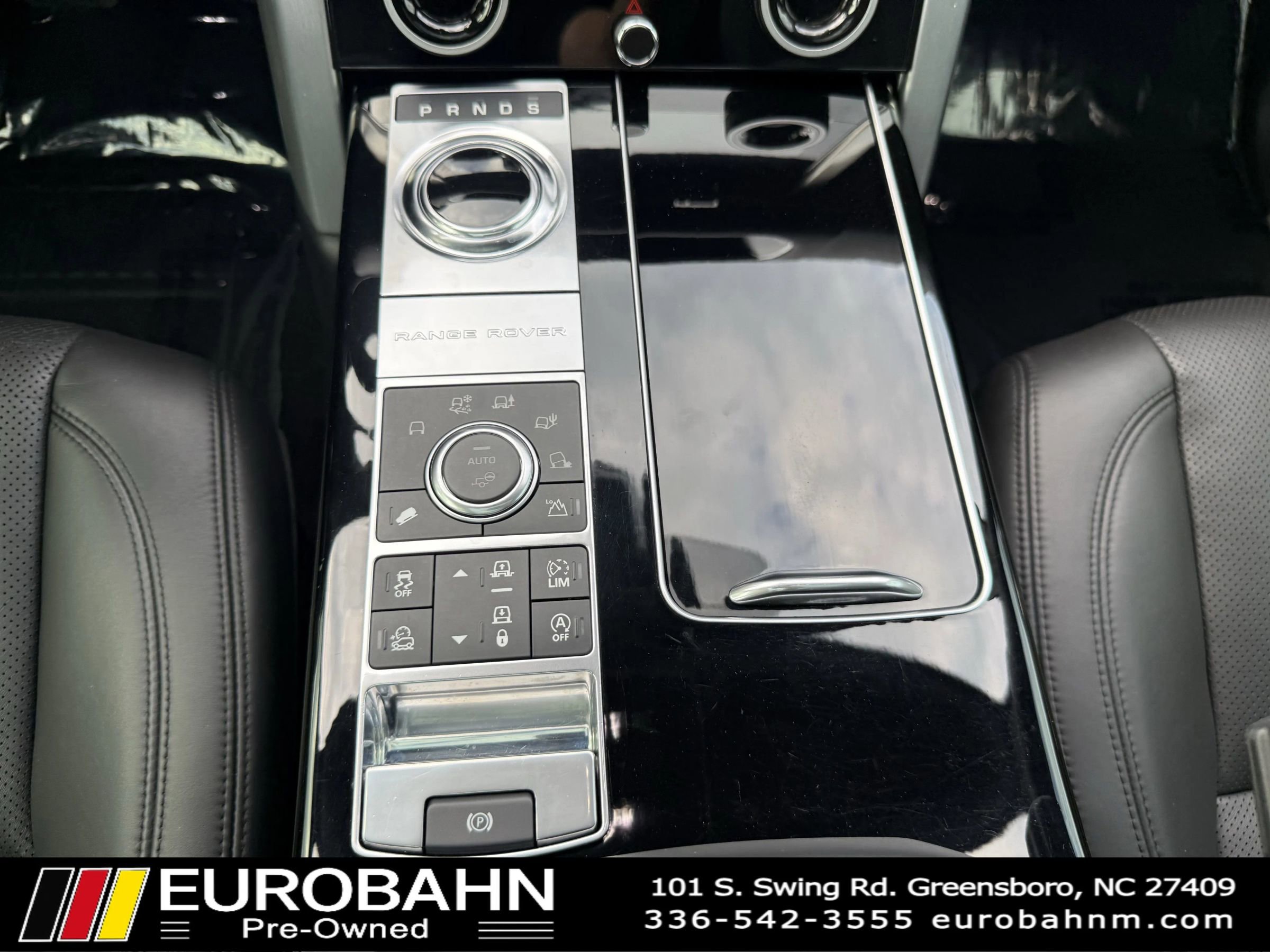 Used 2017 Land Rover Range Rover HSE AWD/4WD image 31