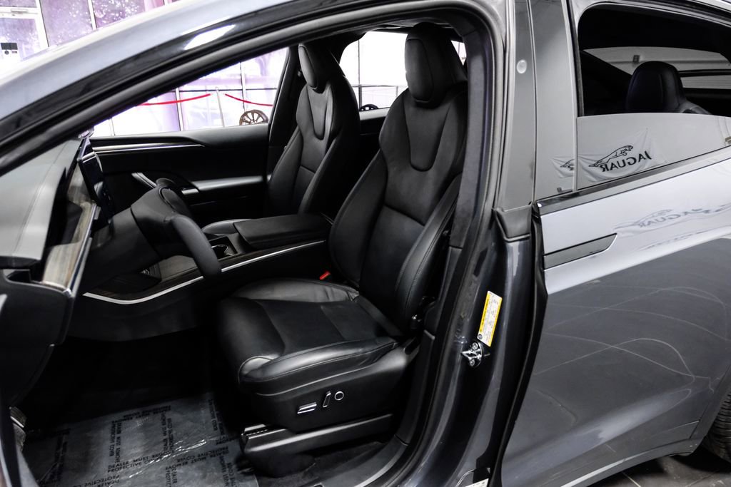 Used 2022 Tesla Model X image 25