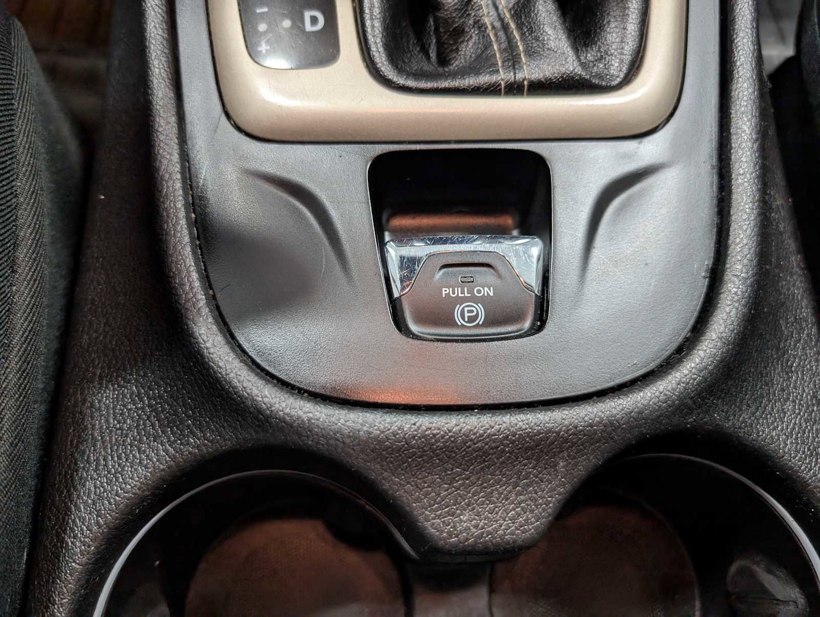 Used 2017 Jeep Cherokee Limited AWD/4WD image 28