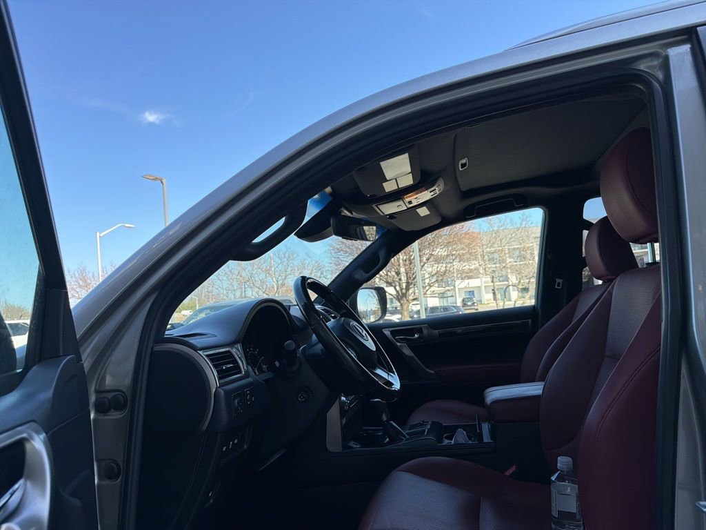 Used 2020 Lexus GX 460 Premium w/ Premium Package image 39