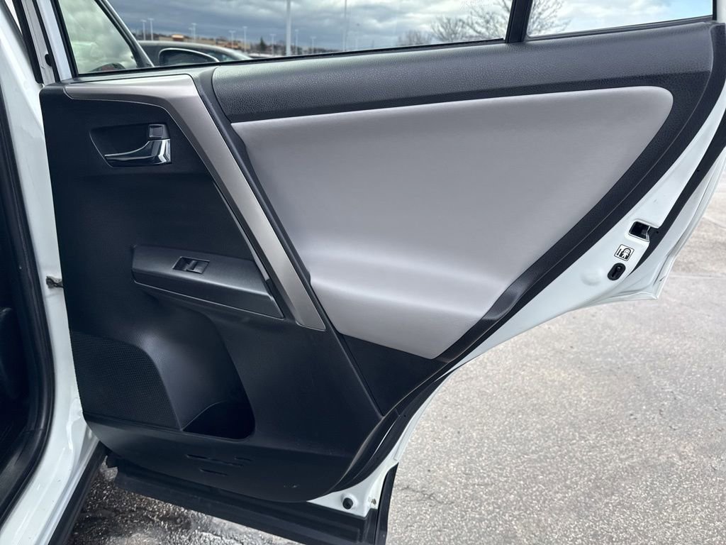 Used 2018 Toyota RAV4 XLE w/ Plus Extra Value Package image 36
