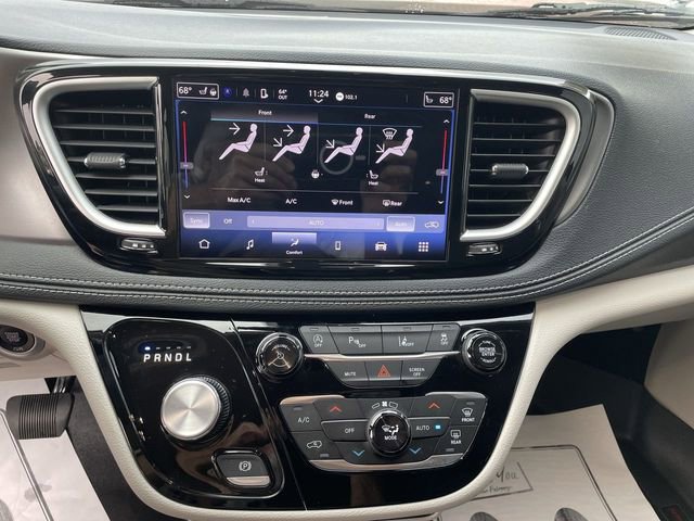 Used 2023 Chrysler Pacifica Touring-L image 20