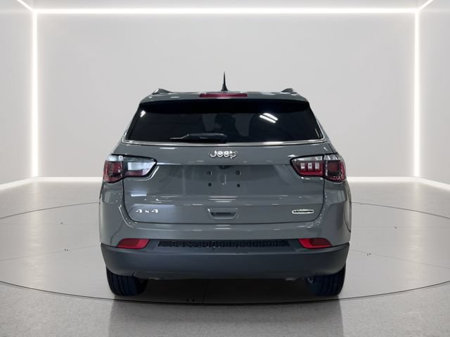 Used 2023 Jeep Compass Latitude AWD/4WD image 28