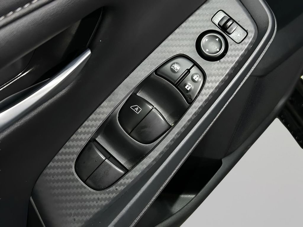 Used 2025 Nissan Sentra SV image 17