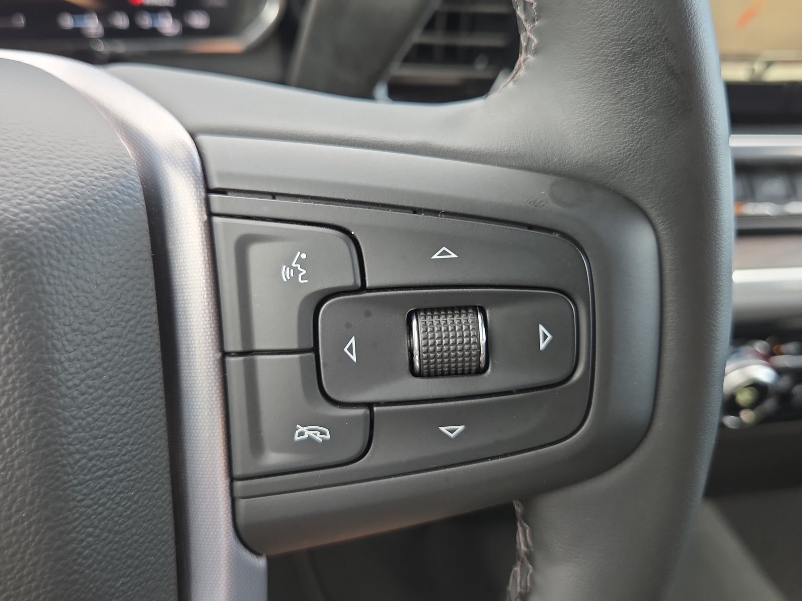 Used 2026 GMC Sierra 1500 SLT AWD/4WD image 18