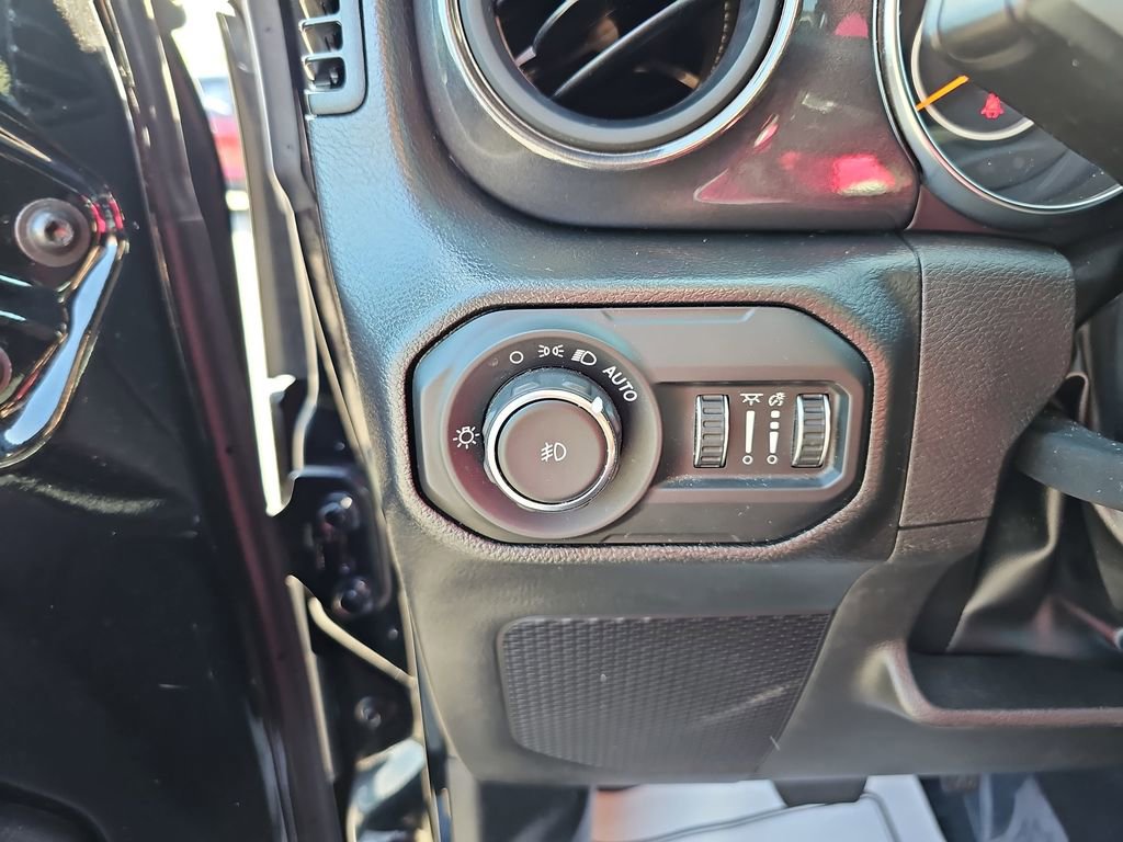 Used 2022 Jeep Wrangler Unlimited Sport image 30