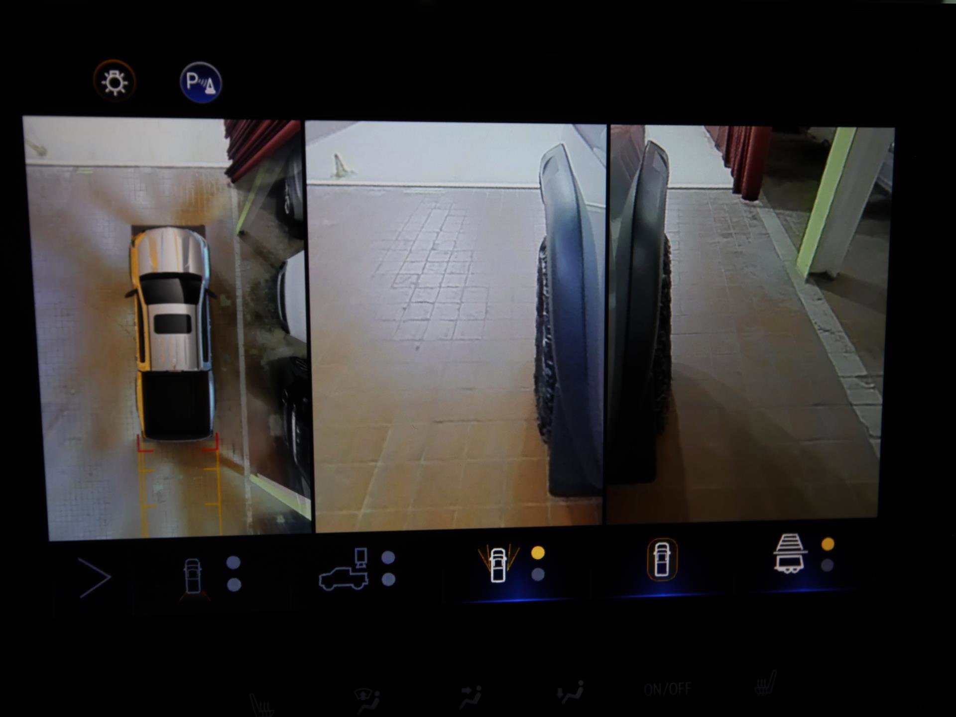 Used 2024 Chevrolet Colorado ZR2 w/ Technology Package image 23